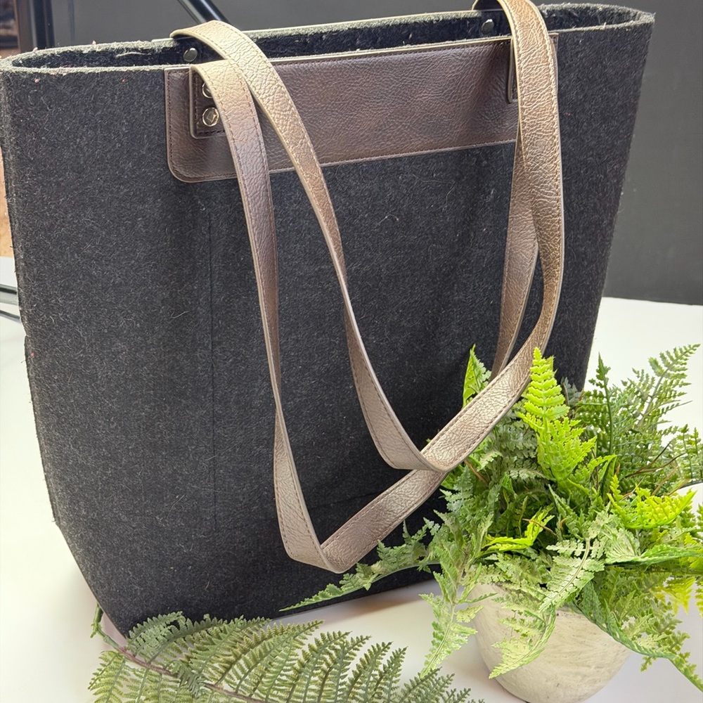 Thirty One Bag Jewell Elegant Black and Brown Tote Bag